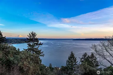 2721 SW 170th St, Seattle, WA 98166