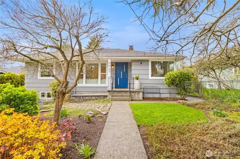 9047 36th Ave SW, Seattle, WA 98126
