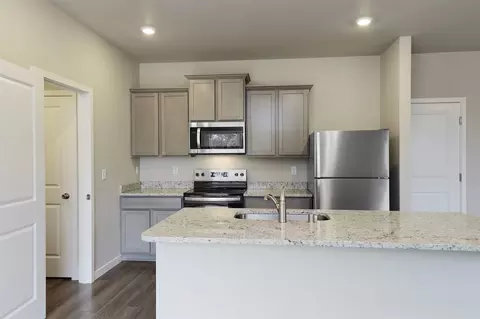 8520 13th Ave E, Tacoma, WA 98445 photo 4