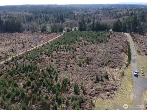 870 E Daniels Rd, Shelton, WA 98584