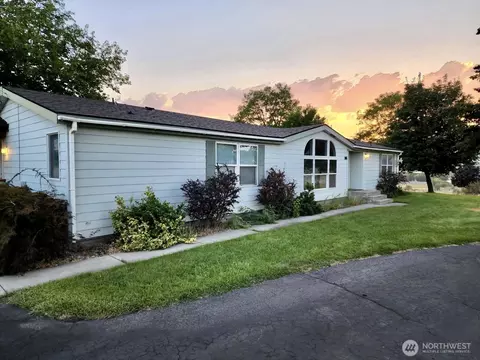 395 Omak River Rd, Omak, WA 98841
