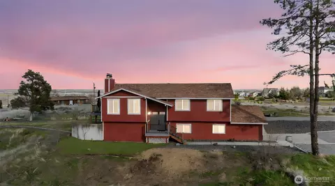 1202 Bombing Range Rd, West Richland, WA 99353