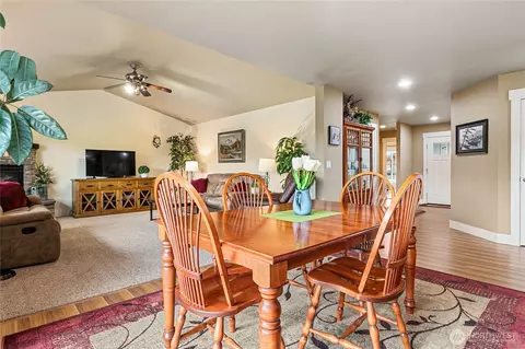 Dining - 810 Mapleridge Dr, Everson, WA 98247 photo 2 of 2