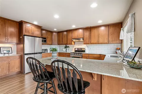 Kitchen - 810 Mapleridge Dr, Everson, WA 98247 photo 2 of 4