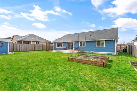 Exterior - 810 Mapleridge Dr, Everson, WA 98247 photo 3 of 8