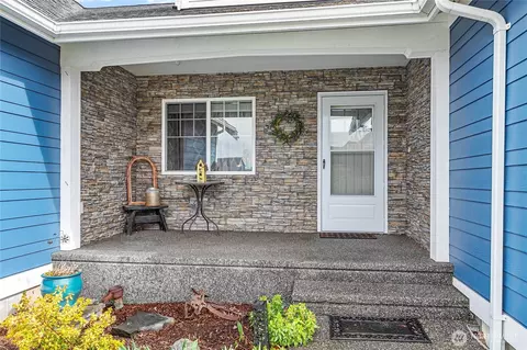 Exterior - 810 Mapleridge Dr, Everson, WA 98247 photo 2 of 8