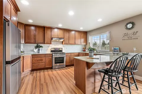 Kitchen - 810 Mapleridge Dr, Everson, WA 98247 photo 1 of 4