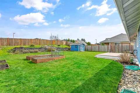Exterior - 810 Mapleridge Dr, Everson, WA 98247 photo 5 of 8