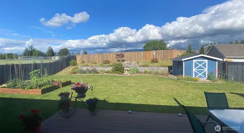 Exterior - 810 Mapleridge Dr, Everson, WA 98247 photo 7 of 8