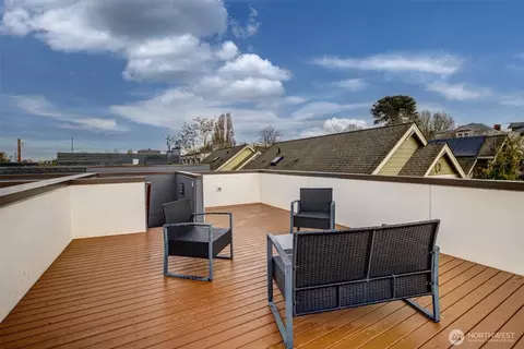 Exterior - 2709 E Yesler Way #E, Seattle, WA 98122 photo 3 of 6