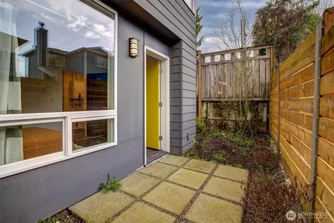 Exterior - 2709 E Yesler Way #E, Seattle, WA 98122 photo 2 of 6