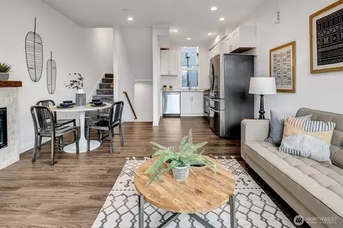 Living - 2709 E Yesler Way #E, Seattle, WA 98122 photo 5 of 6
