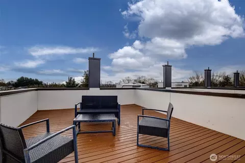 Exterior - 2709 E Yesler Way #E, Seattle, WA 98122 photo 4 of 6