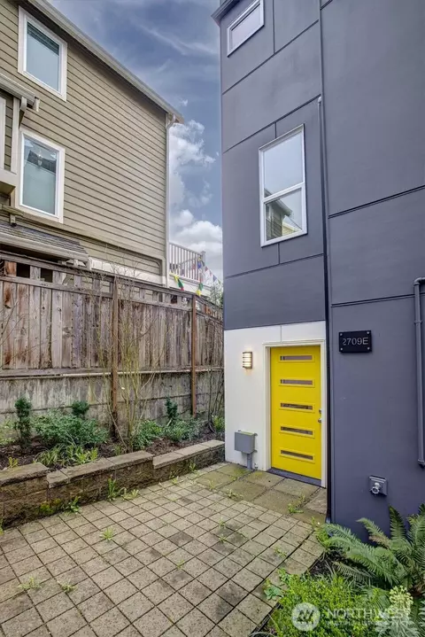 Exterior - 2709 E Yesler Way #E, Seattle, WA 98122 photo 5 of 6