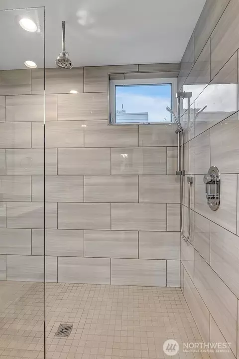 Bath - 2709 E Yesler Way #E, Seattle, WA 98122 photo 3 of 3