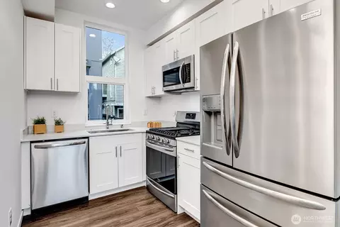 Kitchen - 2709 E Yesler Way #E, Seattle, WA 98122 photo 1 of 2