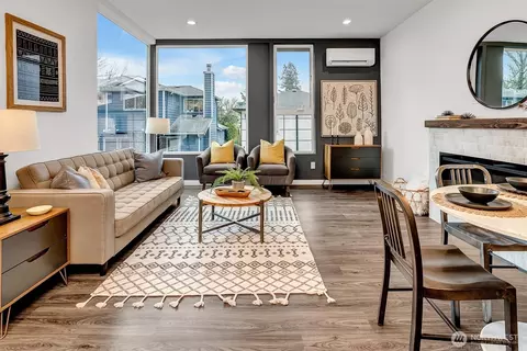 Living - 2709 E Yesler Way #E, Seattle, WA 98122 photo 1 of 6