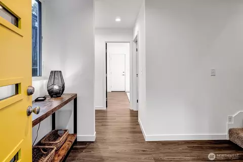 Entry Way - 2709 E Yesler Way #E, Seattle, WA 98122 photo 1 of 2