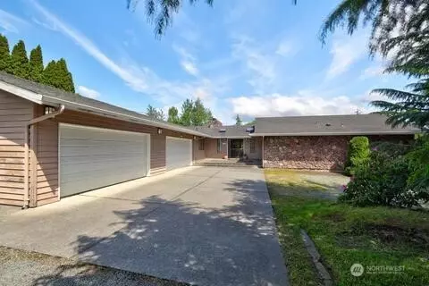 2210 Martin Rd, Mount Vernon, WA 98273