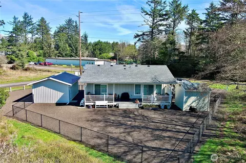 199 Albatross St NE, Ocean Shores, WA 98569