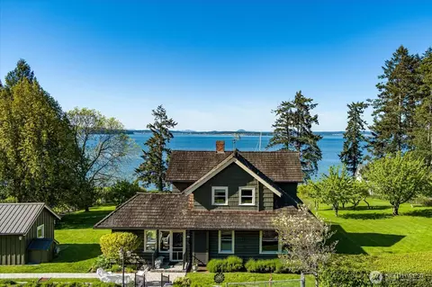 320 Rhodena Dr, Coupeville, WA 98239
