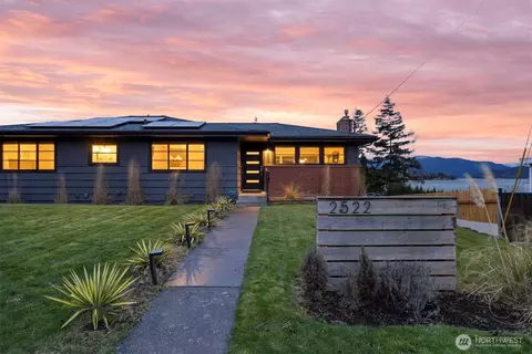 2522 Dakin St, Bellingham, WA 98226