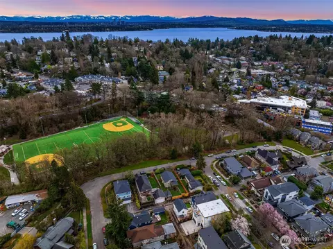 View/Area - 2810 E Valley St, Seattle, WA 98112 photo 1 of 3