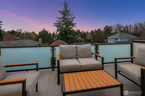 Exterior - 2810 E Valley St, Seattle, WA 98112 photo 2 of 7