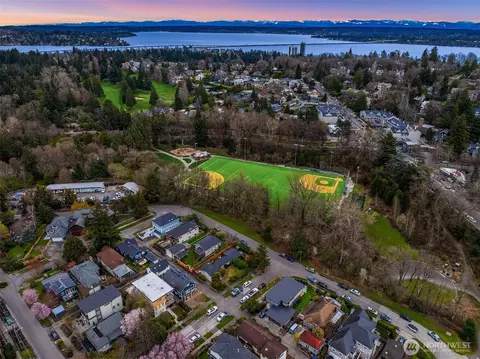 View/Area - 2810 E Valley St, Seattle, WA 98112 photo 3 of 3
