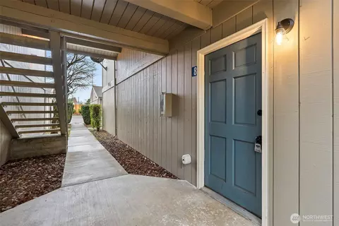 1700 Lake Park Dr SW #8, Tumwater, WA 98512