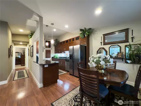 21305 48th Ave W #B202, Mountlake Terrace, WA 98043