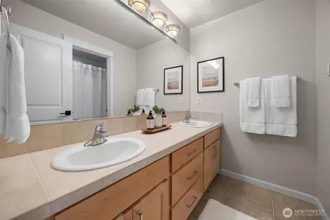 Bath - 21921 40th Ave SE, Bothell, WA 98021 photo 4 of 4