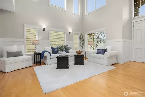 Living - 21921 40th Ave SE, Bothell, WA 98021 photo 3 of 5