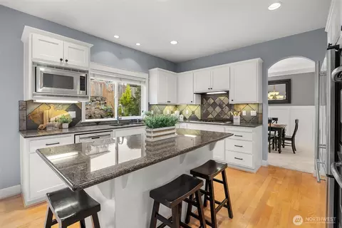 Kitchen - 21921 40th Ave SE, Bothell, WA 98021 photo 2 of 4