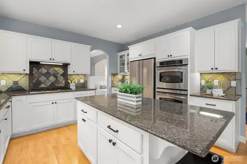 Kitchen - 21921 40th Ave SE, Bothell, WA 98021 photo 3 of 4