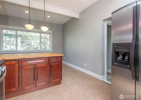 Kitchen - 1615 Mcdougall Ave, Everett, WA 98201 photo 4 of 5