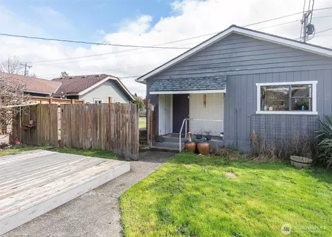 Exterior - 1615 Mcdougall Ave, Everett, WA 98201 photo 5 of 7