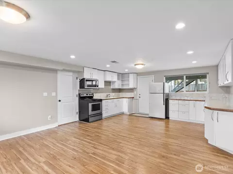 Kitchen - 223 176th Pl SW, Bothell, WA 98012 photo 5 of 5