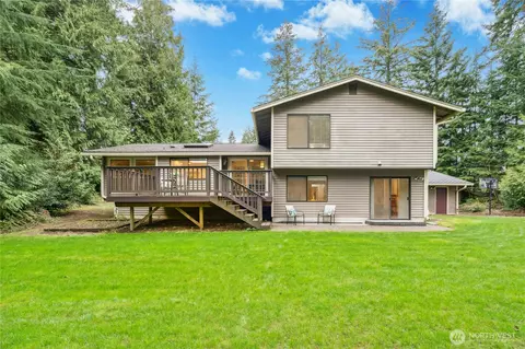 Exterior - 17915 6th Ave W, Bothell, WA 98012 photo 5 of 11