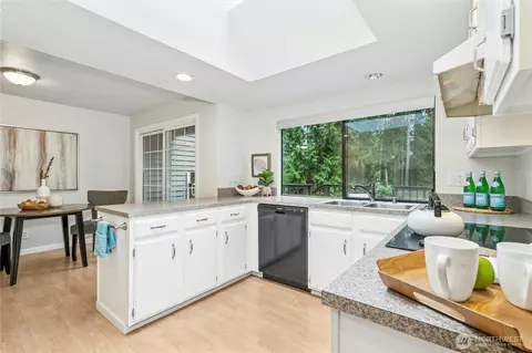 Kitchen - 17915 6th Ave W, Bothell, WA 98012 photo 3 of 3