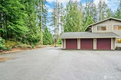 Exterior - 17915 6th Ave W, Bothell, WA 98012 photo 4 of 11