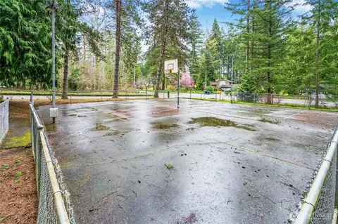 Exterior - 17915 6th Ave W, Bothell, WA 98012 photo 11 of 11