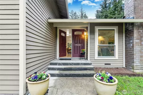 Entry Way - 17915 6th Ave W, Bothell, WA 98012 photo 1 of 1