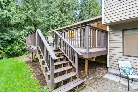 Exterior - 17915 6th Ave W, Bothell, WA 98012 photo 6 of 11