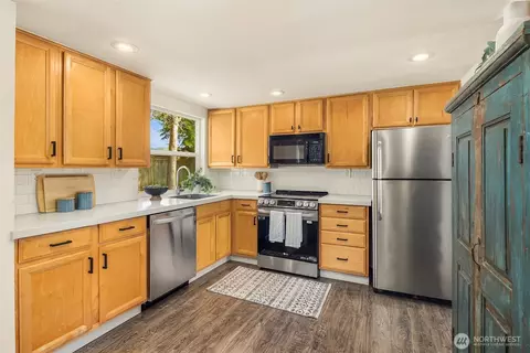 Kitchen - 22301 19th Ave SE, Bothell, WA 98021 photo 1 of 3