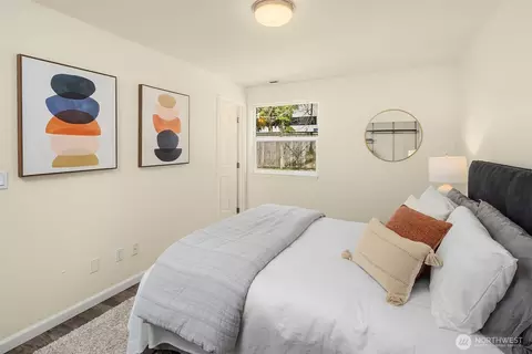 Bedroom - 22301 19th Ave SE, Bothell, WA 98021 photo 2 of 4