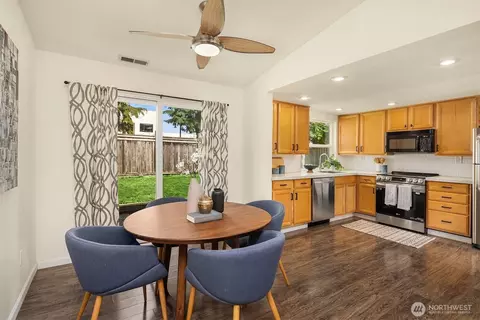 Dining - 22301 19th Ave SE, Bothell, WA 98021 photo 2 of 3