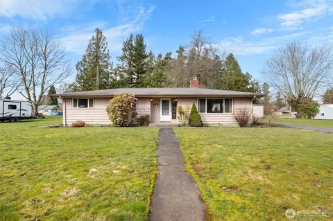 255 Pyramid Ln, Lynden, WA 98264