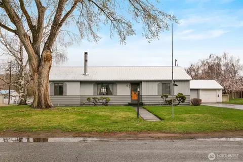 1801 Raymond Ave, Bridgeport, WA 98813
