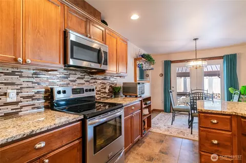 Kitchen - 569 Circle St, Wenatchee, WA 98801 photo 1 of 4